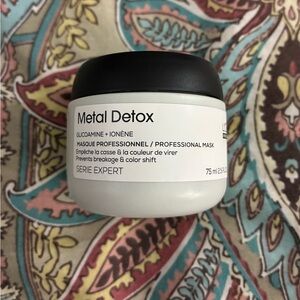 L'Oréal Metal Detox Professional Mask